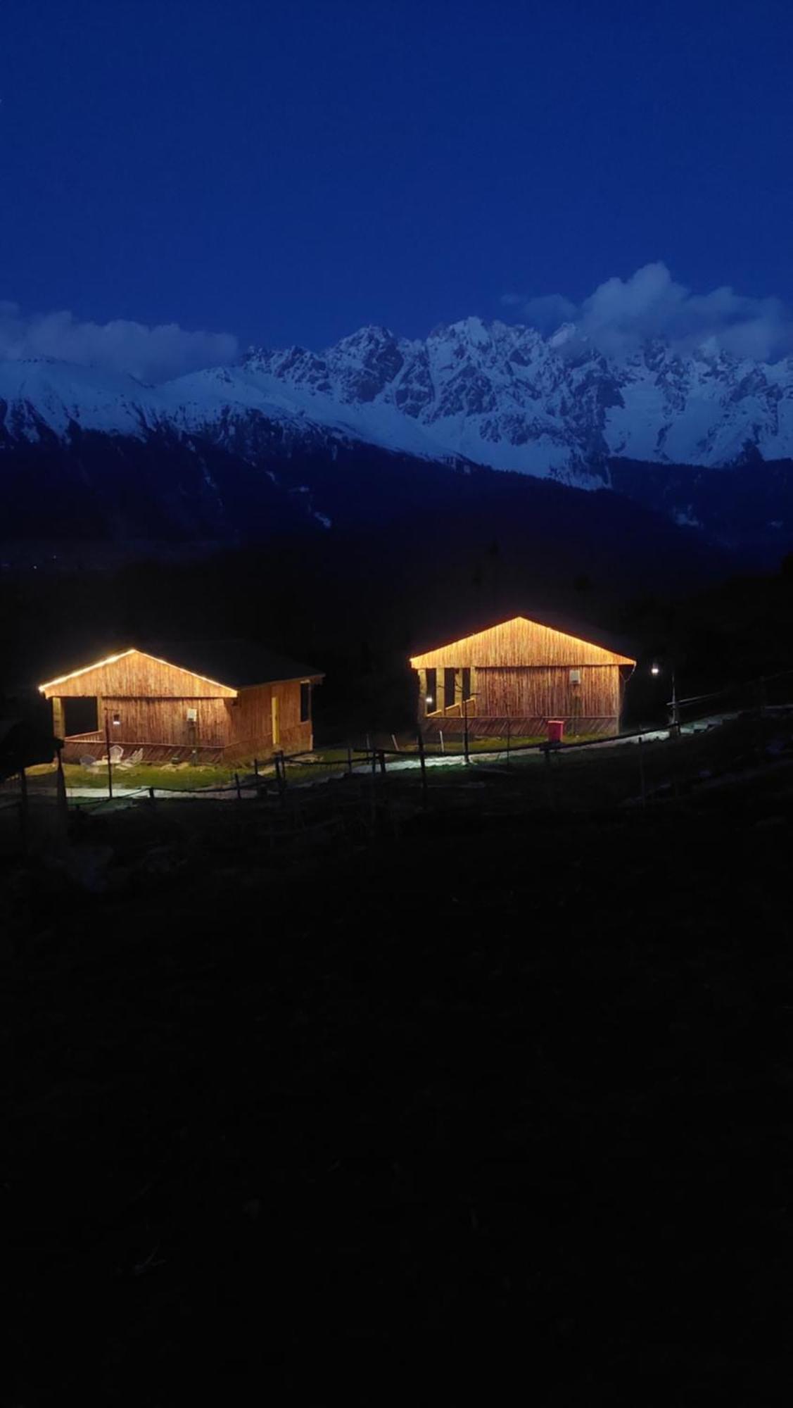 Khana Badosh Resort Kalam Bagian luar foto