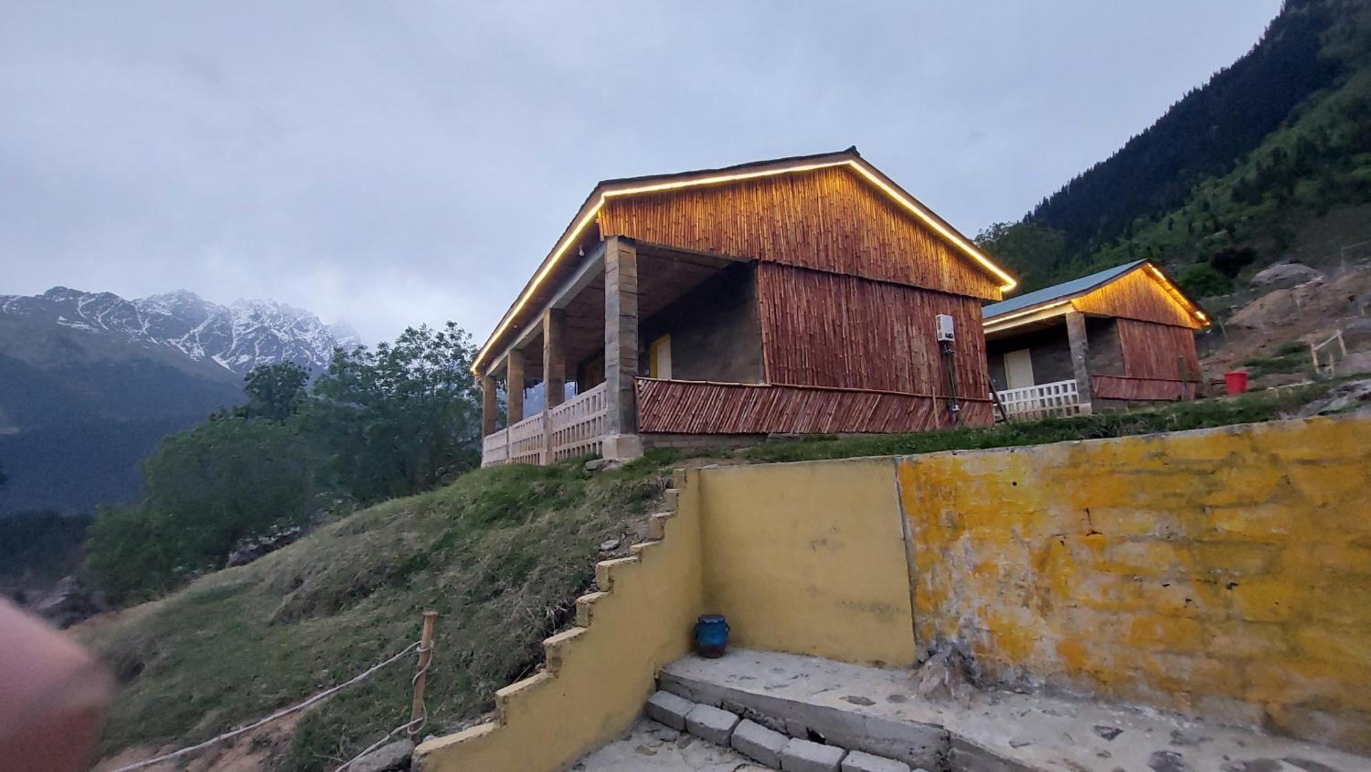 Khana Badosh Resort Kalam Bagian luar foto